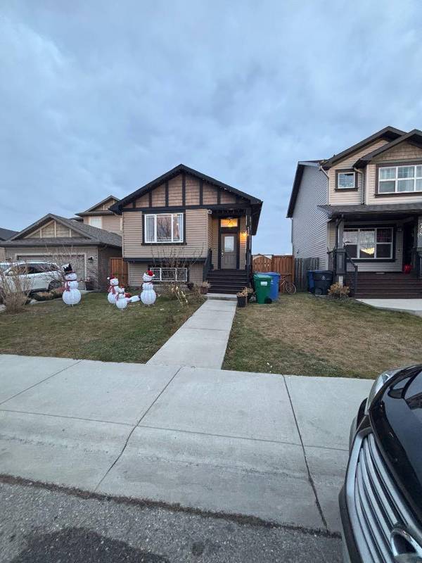 Lethbridge, AB T1H5R5,724 Florence Ho Leong CRES North