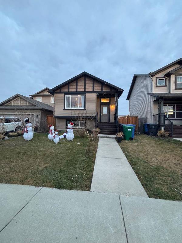 Lethbridge, AB T1H5R5,724 Florence Ho Leong CRES North