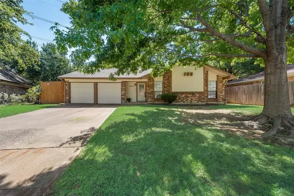 5600 Smouldering Wood Court, Arlington, TX 76016