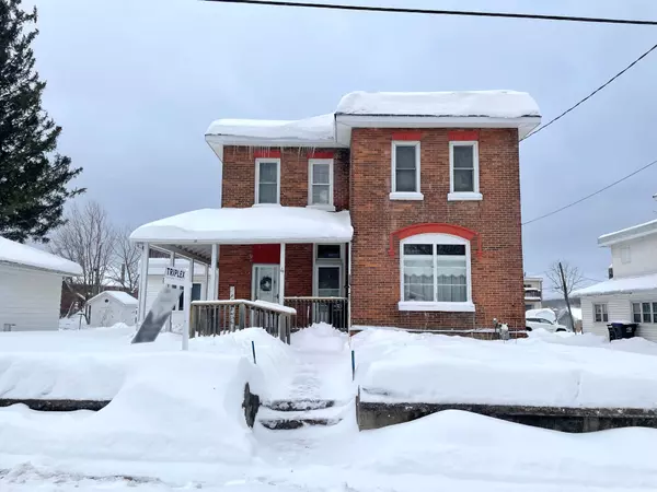 4 MARIA ST, Penetanguishene, ON L9M 1L6