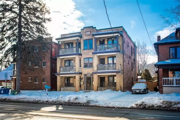 479 Aberdeen AVE #3, Hamilton, ON L8P 2S5