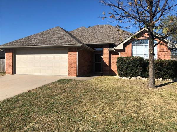 208 White Wing Drive, Krum, TX 76249