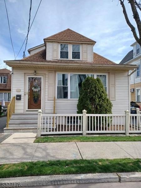 13 Marconi St, Clifton City, NJ 07013