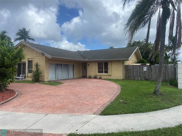 8101 SW 14th St, North Lauderdale, FL 33068