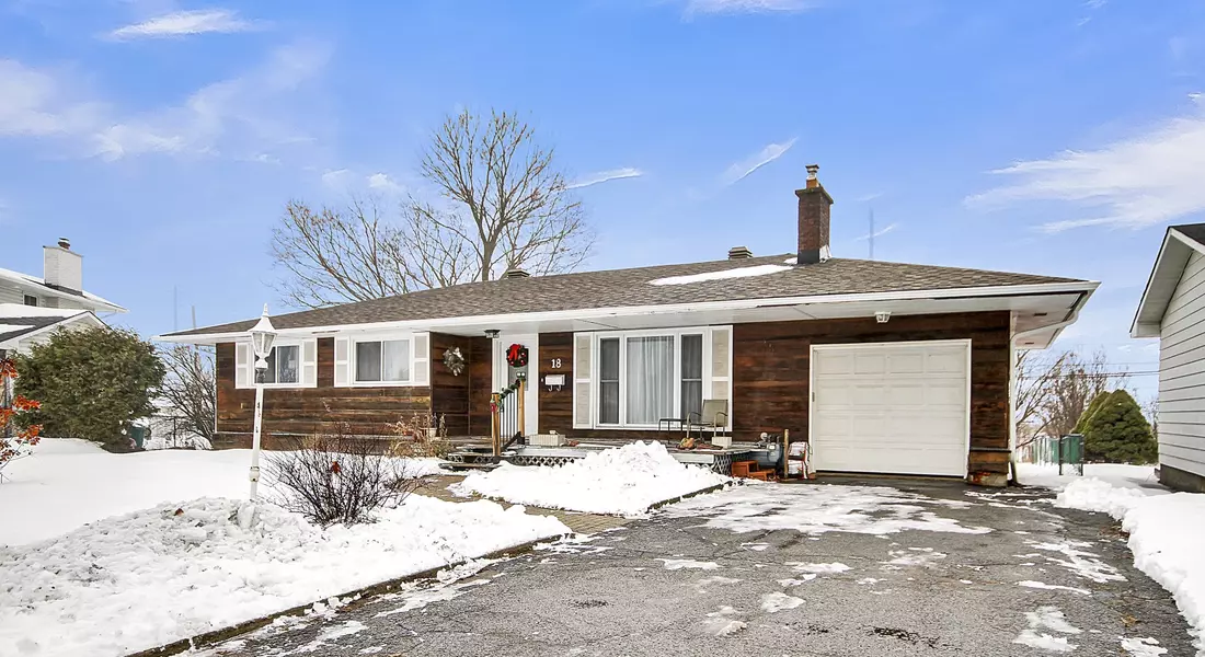 18 Tripp CRES, Barrhaven, ON K2J 1C6