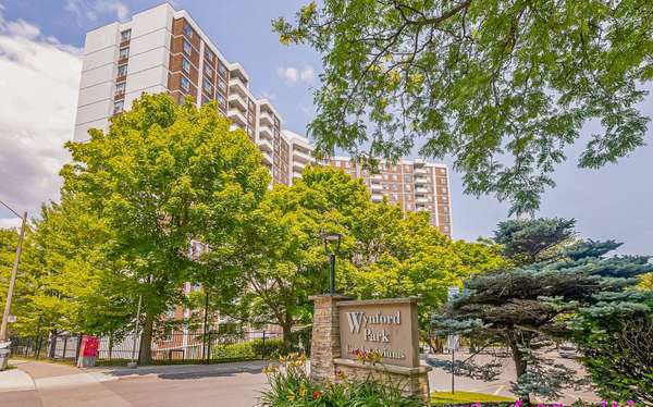 10 Edgecliff Golfway #PH04, Toronto C11, ON M3C 3A3