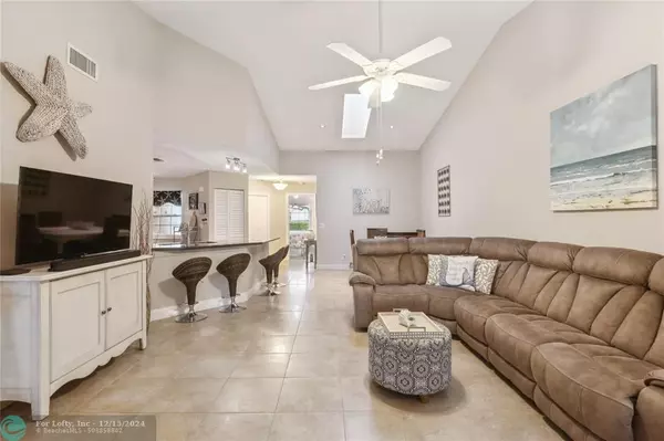 Deerfield Beach, FL 33442,35 Centennial Court