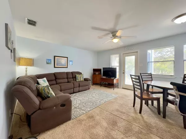 Rockport, TX 78382,209 Forest Hills #210