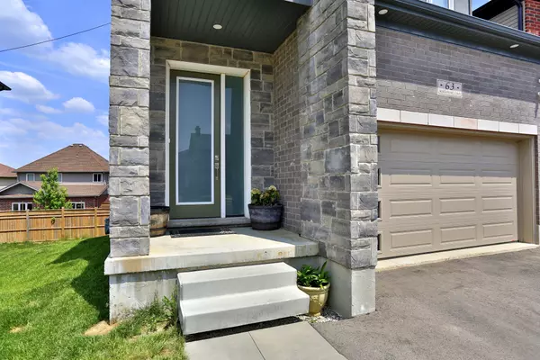 Kitchener, ON N2R 1W7,63 Saddlebrook CT