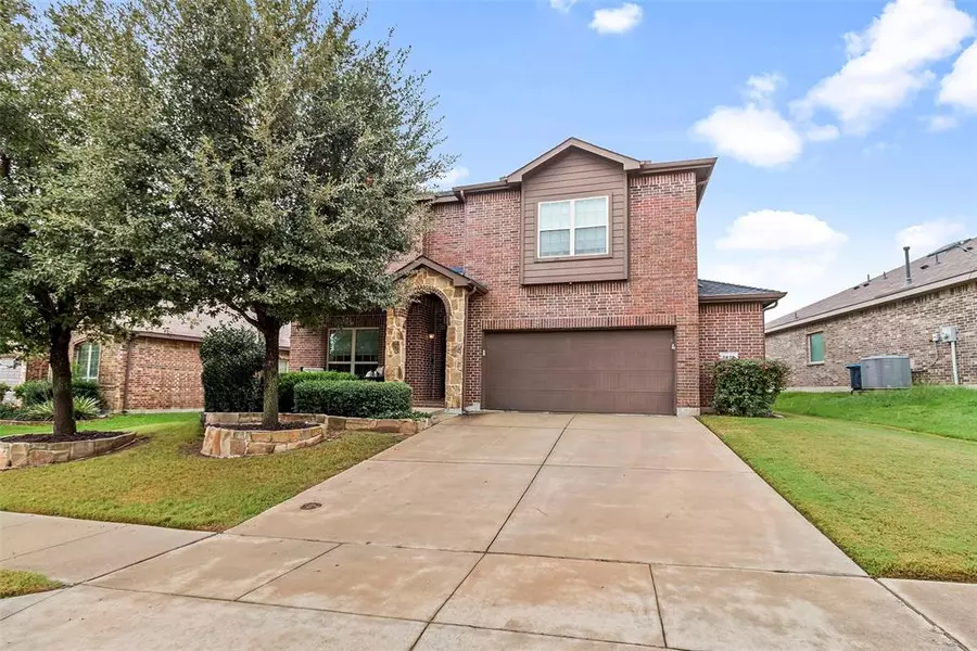 2928 Cedar Ridge Lane, Fort Worth, TX 76177