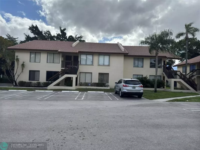 2526 RIVERSIDE DR  #112, Coral Springs, FL 33065