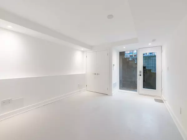 Toronto, ON M6J 3N4,91 Bellwoods AVE #Apt 2