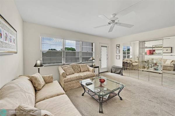 2801 Victoria Way  #G3, Coconut Creek, FL 33066