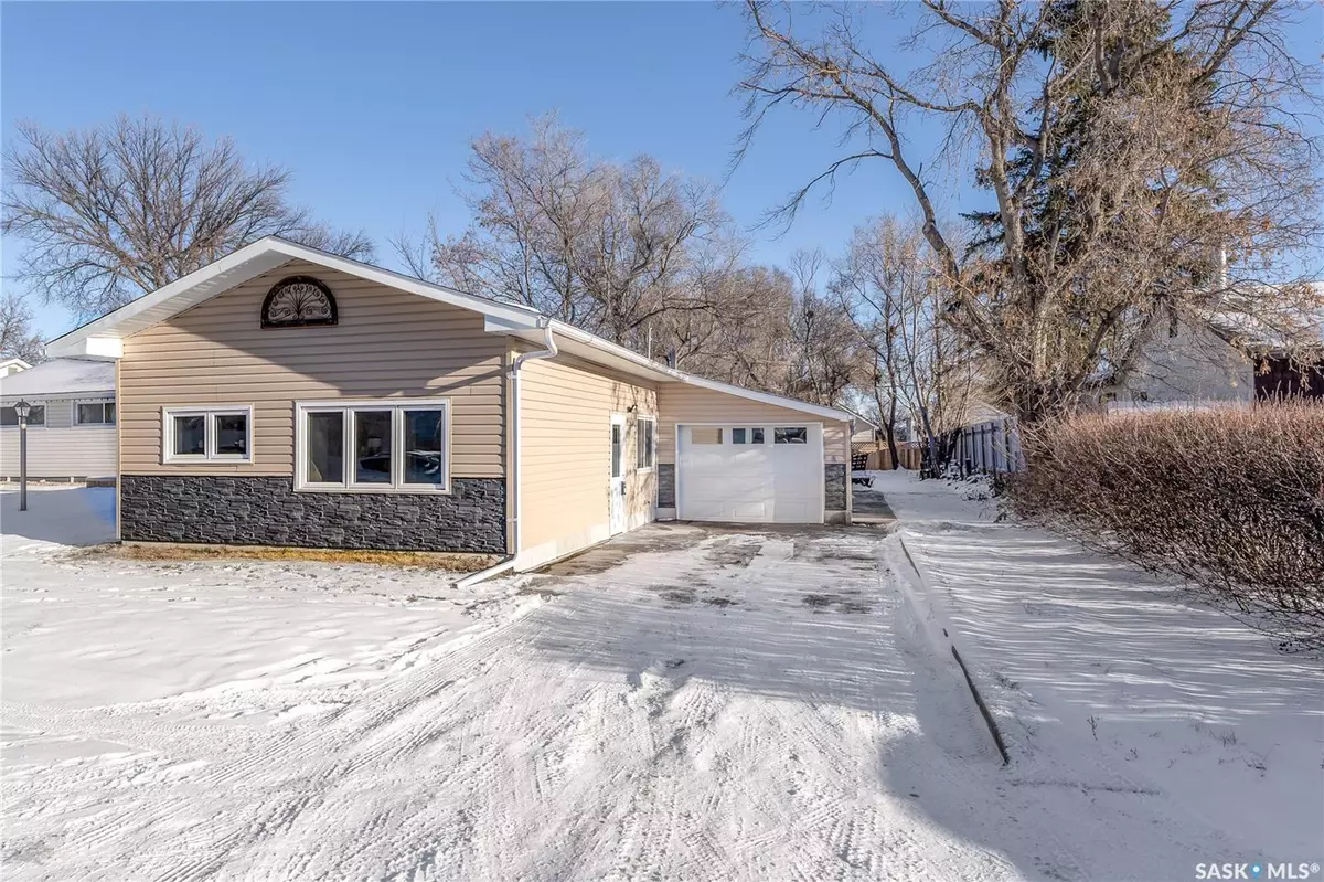 Moose Jaw, SK S6H 4B9,1317 Connaught AVENUE