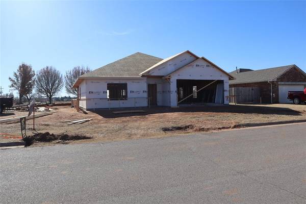 2110 Valley View Road, Weatherford, OK 73096