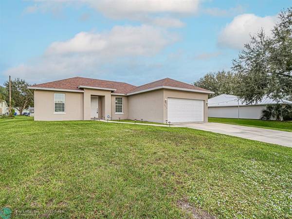 1916 19th Ave SW, Vero Beach, FL 32962