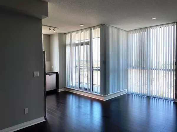 Mississauga, ON L5R 0E5,75 Eglinton AVE W #1107