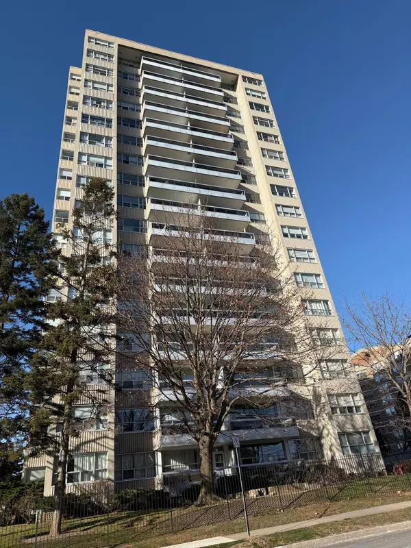 Oakville, ON L6L 5K1,2263 Marine DR #607