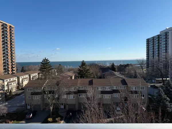 Oakville, ON L6L 5K1,2263 Marine DR #607