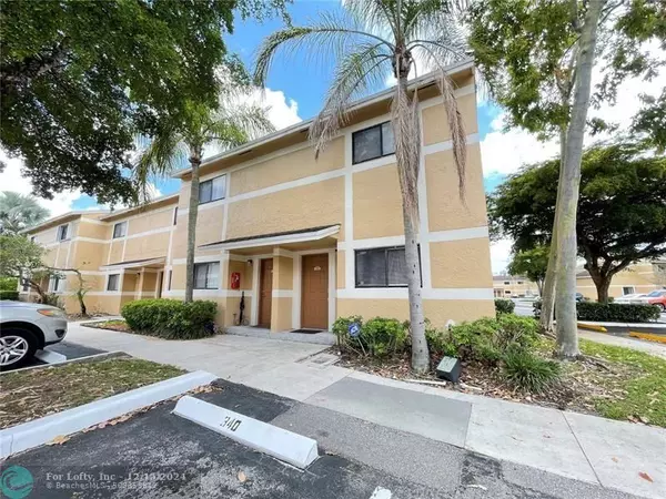 315 E Palm Cr East, Pembroke Pines, FL 33025