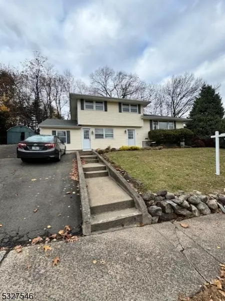 5 Missonellie Ct, Hawthorne Boro, NJ 07506