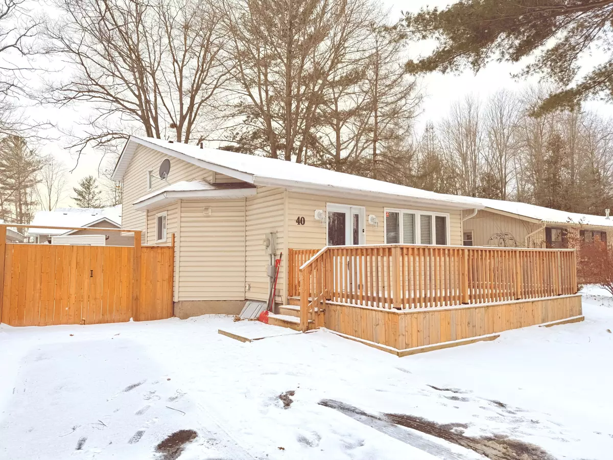 Wasaga Beach, ON L9Z 2N8,40 Savarin ST