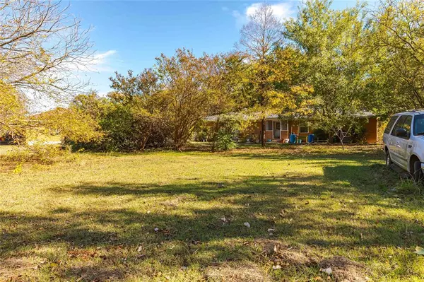 Van Alstyne, TX 75495,450 Kelly Lane