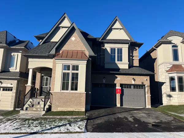 154 Rowe ST, Bradford West Gwillimbury, ON L3Z 4M9