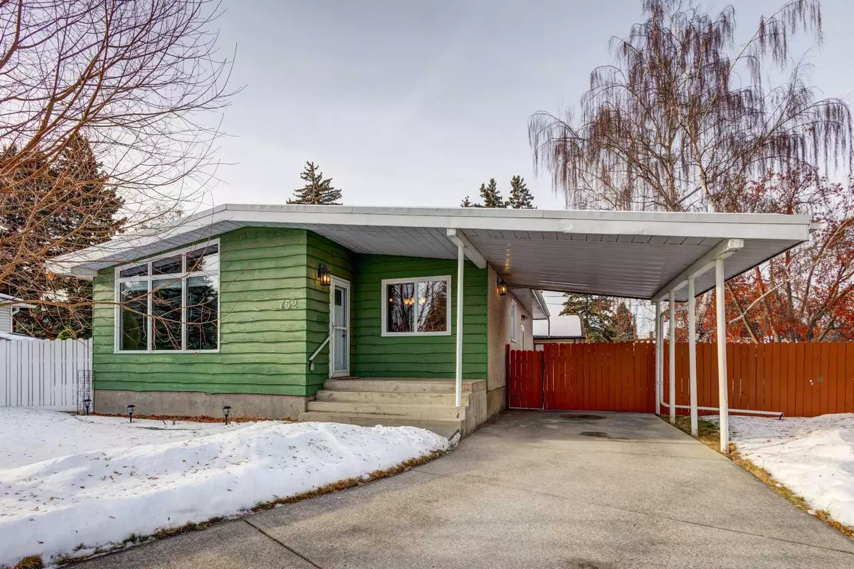 Calgary, AB T2J 1C2,752 Archwood RD Southeast