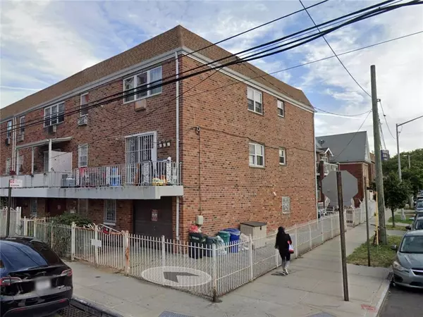 58-51 Waltron ST, Corona, NY 11368