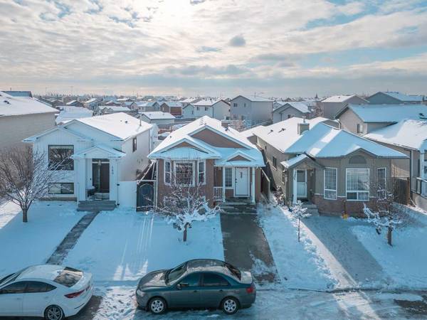 Calgary, AB T3J 4L6,176 Martinvalley CRES Northeast