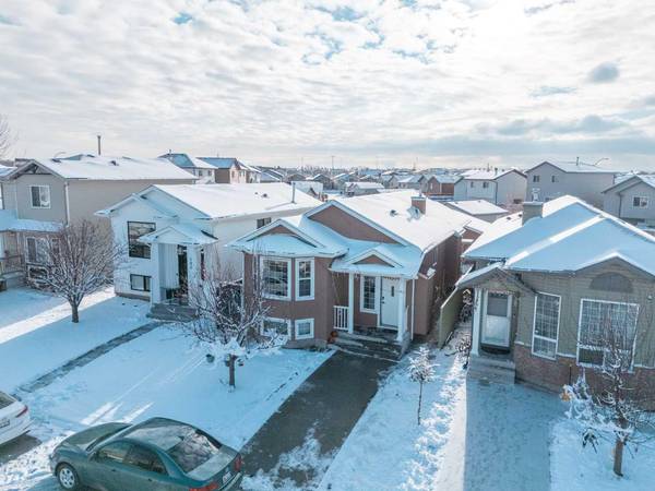 Calgary, AB T3J 4L6,176 Martinvalley CRES Northeast