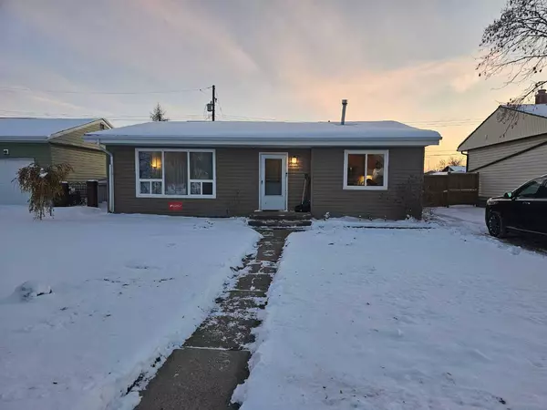 5703 46 AVE,  Stettler,  AB T4K1J2