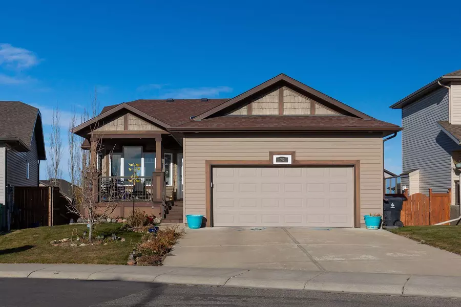 75 Jessie Robinson Close N, Lethbridge, AB T1H3Y8