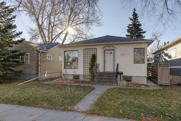 Calgary, AB T2M 0Y3,205 19 AVE NW