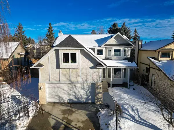 8 Edgeridge WAY Northwest, Calgary, AB T3A 4G8