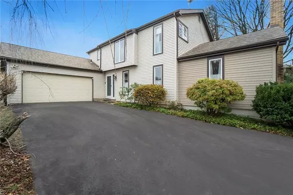 16 Devon Drive, Palmer Twp, PA 18045