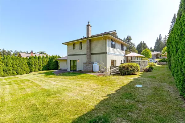 North Saanich, BC V8L 3Z7,1734 Forest Park Dr