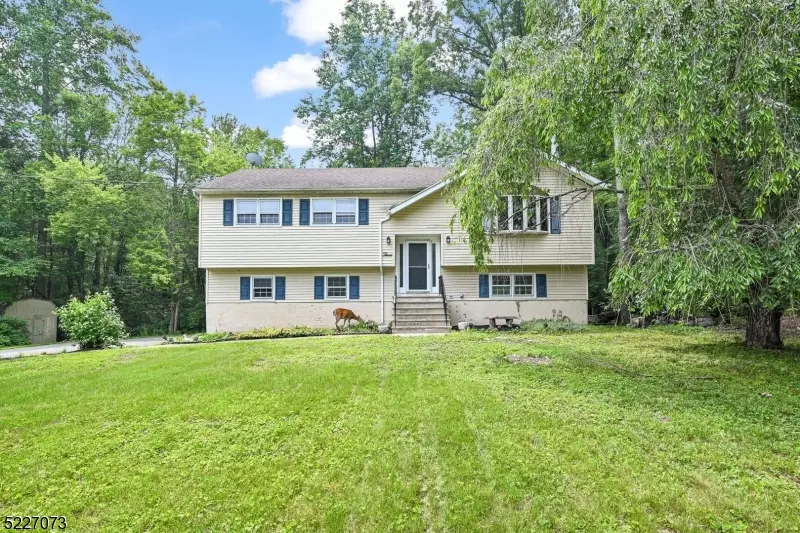 3 Evergreen Rd, West Milford Twp., NJ 07421