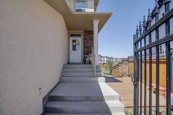 Calgary, AB T3J0A6,405 Taralake LNDG NE