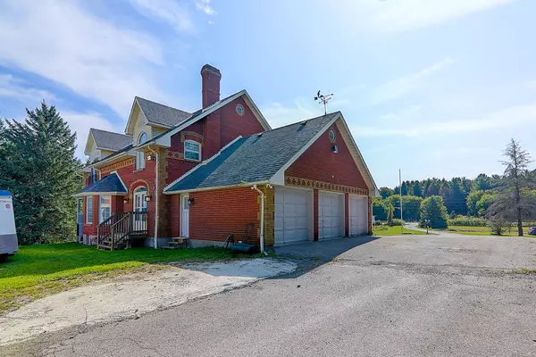 East Gwillimbury, ON L3Y 4W1,2768 Davis DR