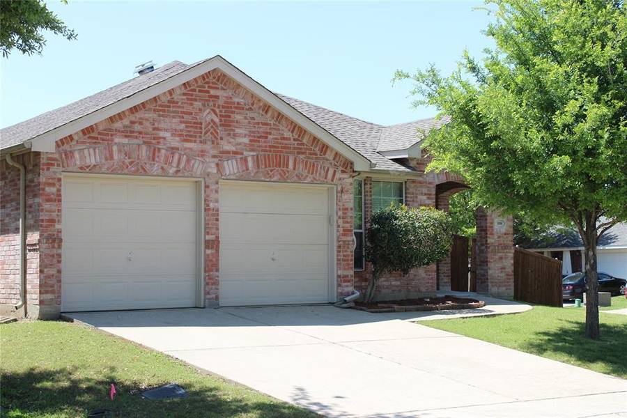 1100 Mockingbird Drive, Aubrey, TX 76227