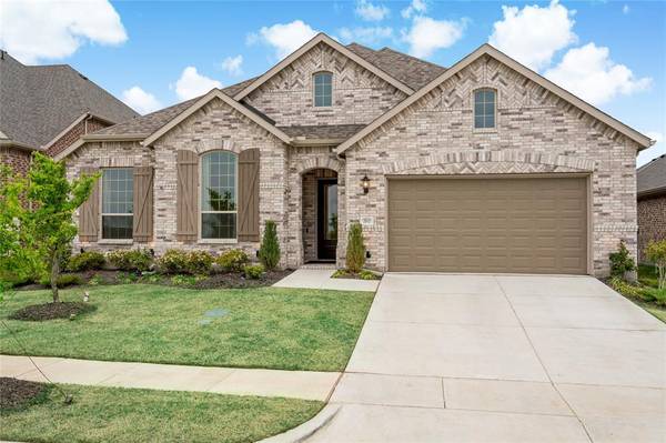 2512 Lakeside Drive, Aubrey, TX 76227