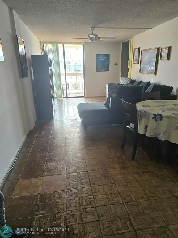 Miami Beach, FL 33141,6937 Bay Dr  #507