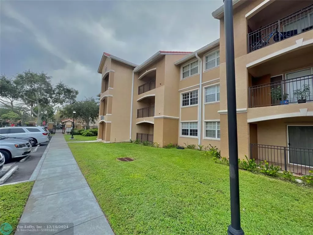 Pembroke Pines, FL 33025,100 SW 117TH TE  #2203