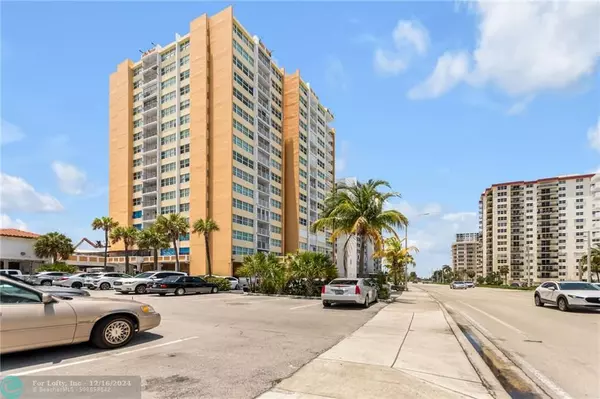 Hollywood, FL 33019,1410 S Ocean Dr  #PH #1702