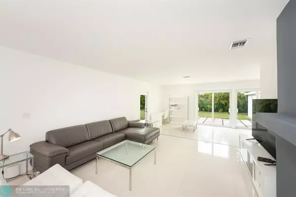 Miami Beach, FL 33139,1040 N Venetian Dr