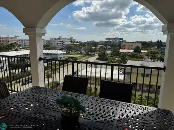 Deerfield Beach, FL 33441,191 S Ocean Dr  #614