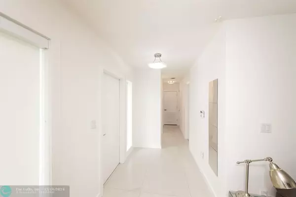 Miami Beach, FL 33139,1040 N Venetian Dr