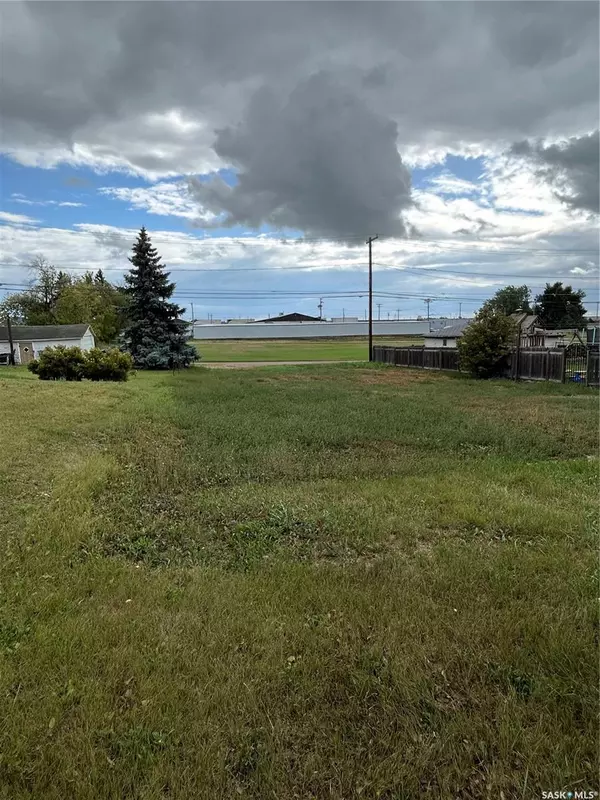 325 3rd AVENUE E, Melville, SK S0A 2P0